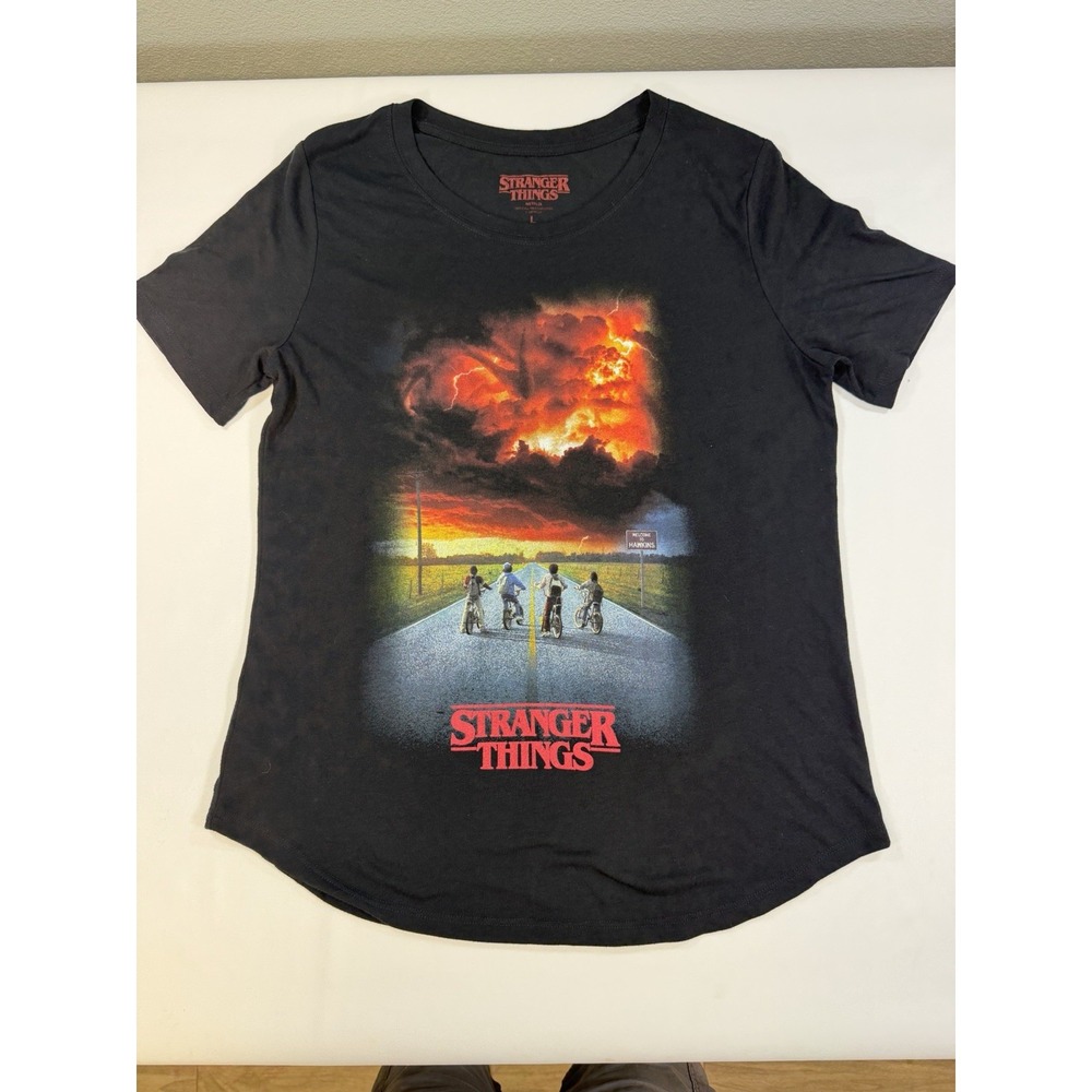 Stranger Things Shirt Womens L Large Netflix Official Merchandise Poster Graphic